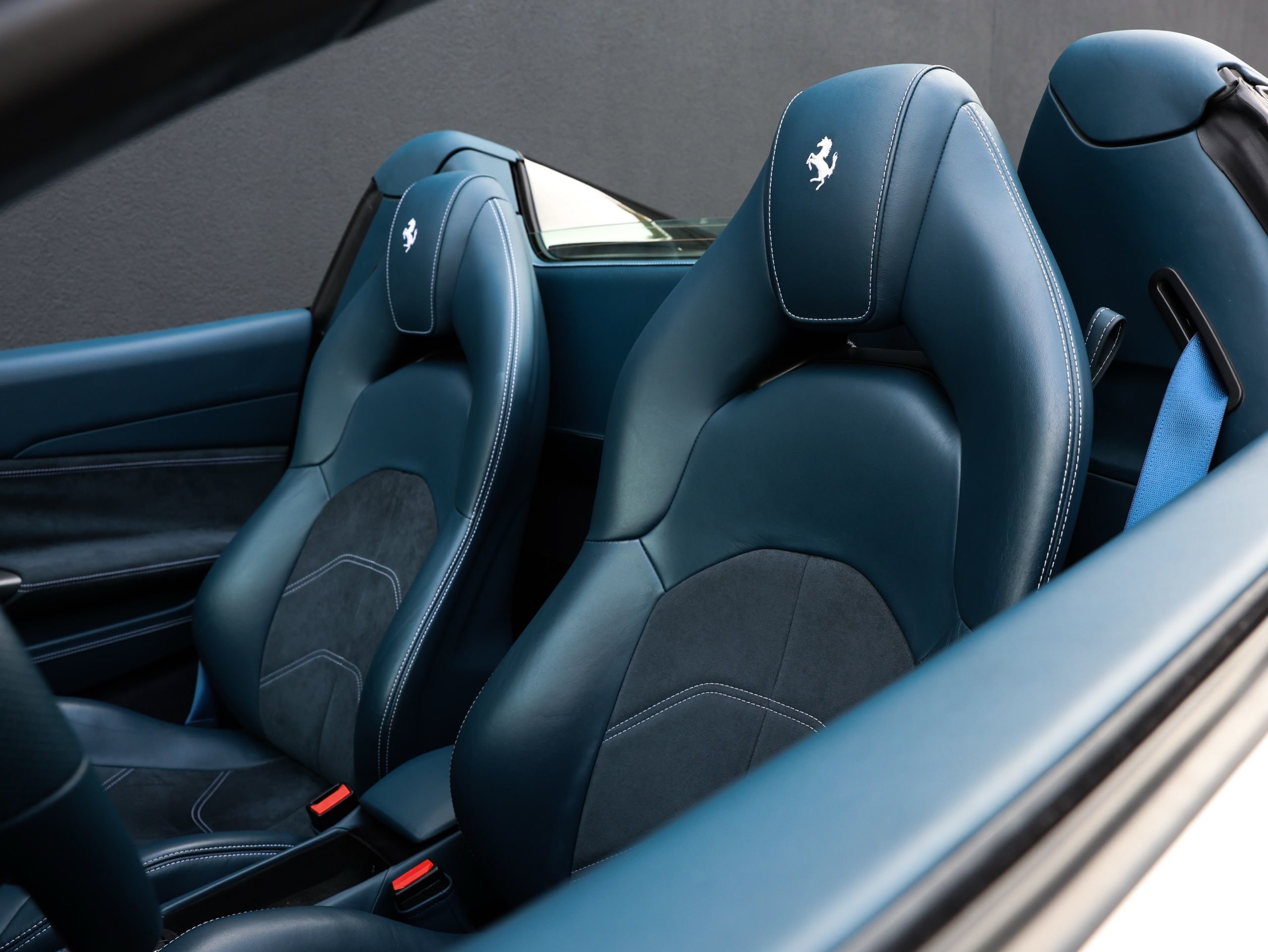 Used 2017 Ferrari 488 Spider image 12