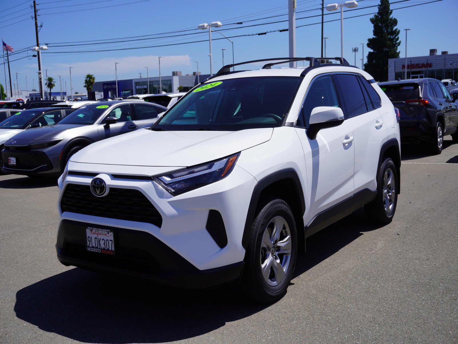 Used 2024 Toyota RAV4 XLE AWD/4WD image 5