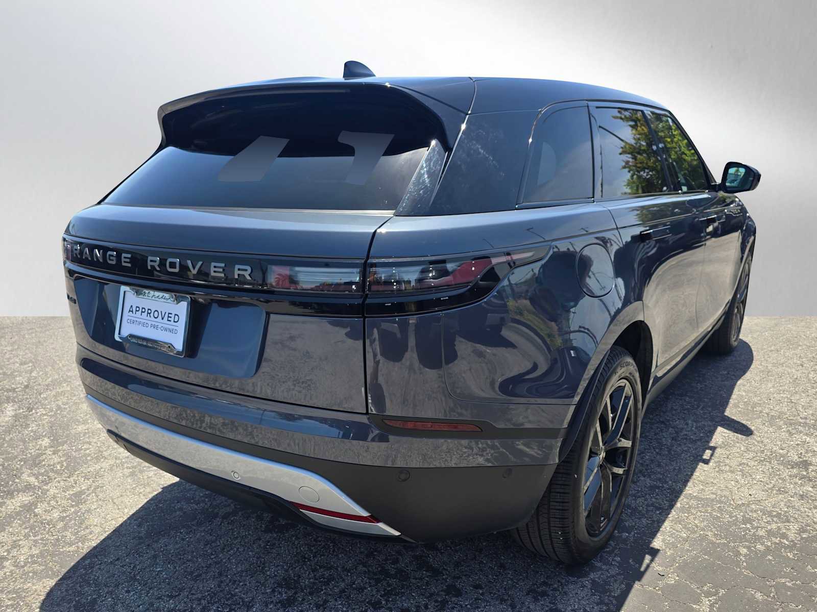 Used 2026 Land Rover Range Rover Velar S AWD/4WD image 5