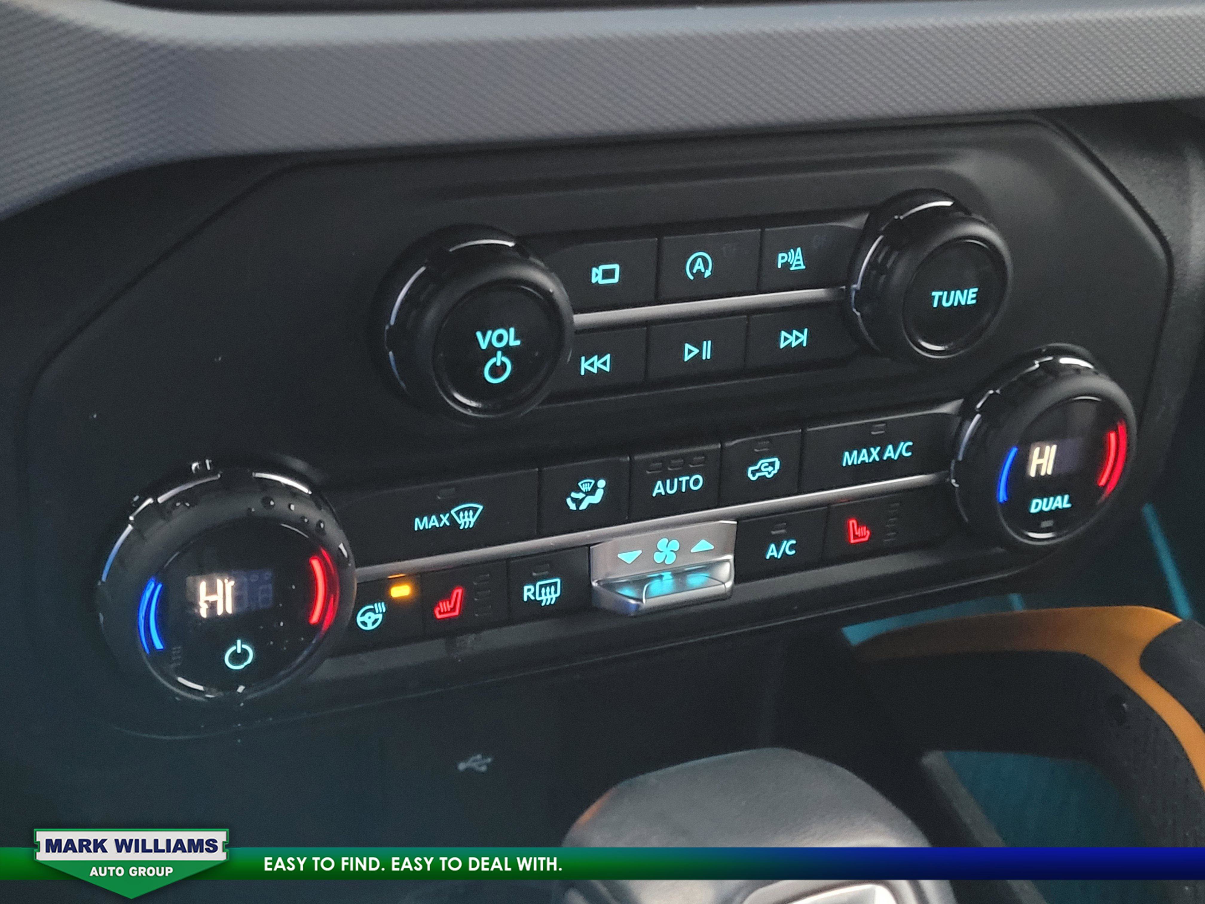 Used 2023 Ford Bronco Badlands image 24