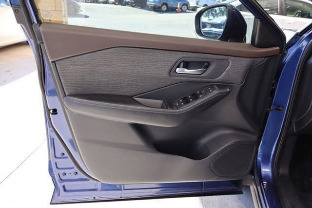 Used 2021 Nissan Rogue SV FWD image 22