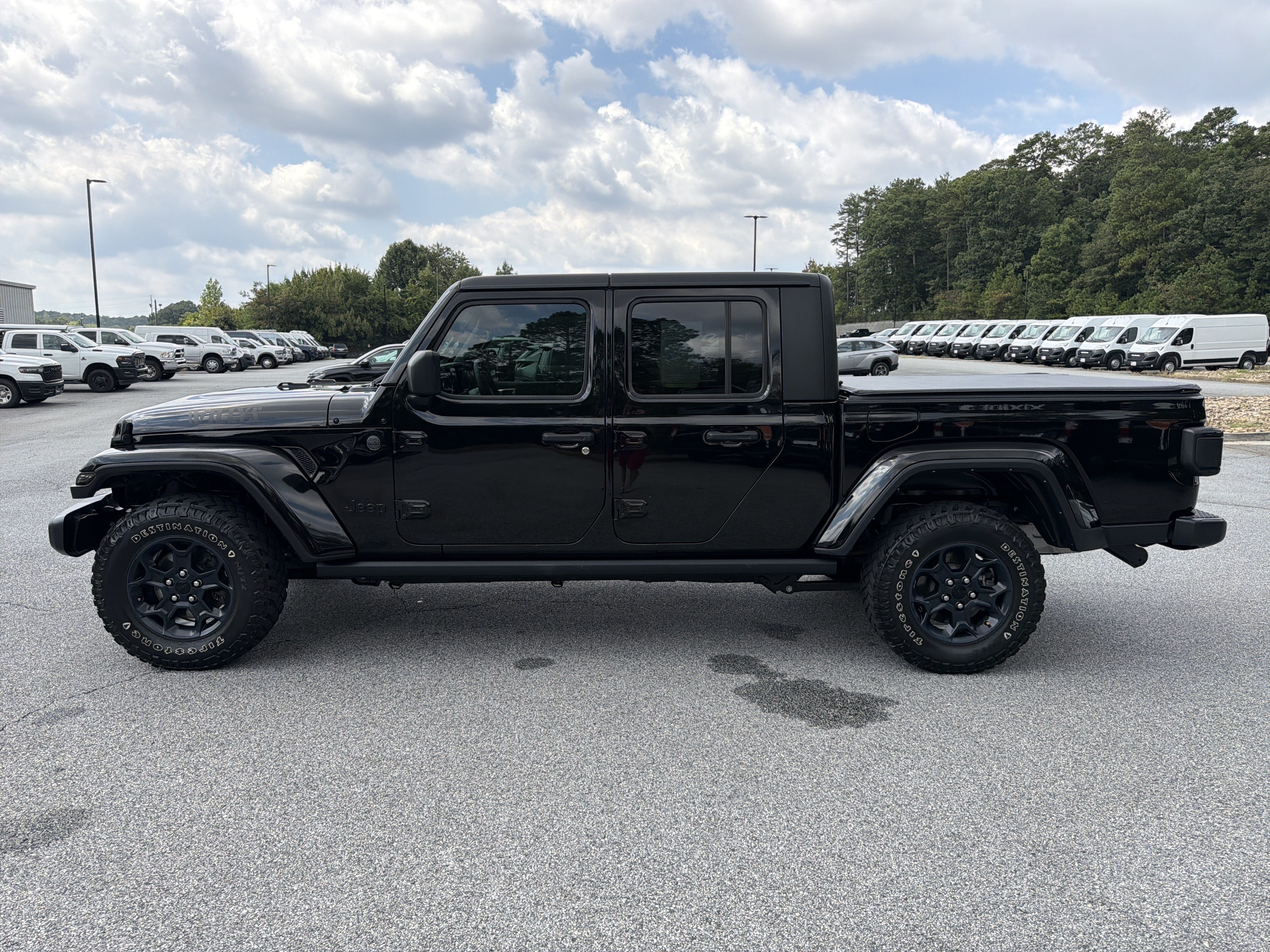 Used 2023 Jeep Gladiator Sport AWD/4WD image 4