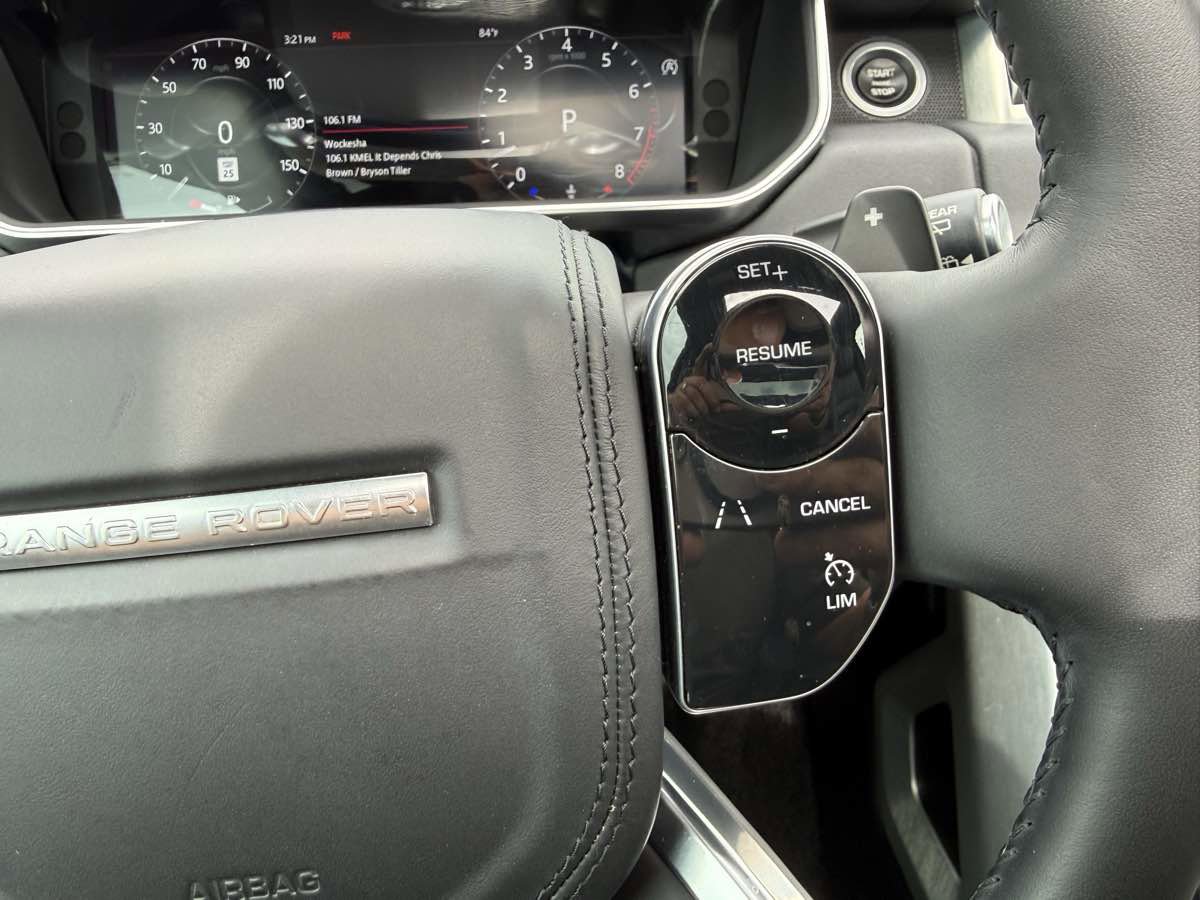 Used 2020 Land Rover Range Rover image 31