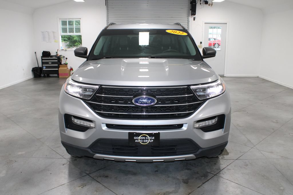 Used 2022 Ford Explorer XLT w/ Equipment Group 202A AWD/4WD image 3