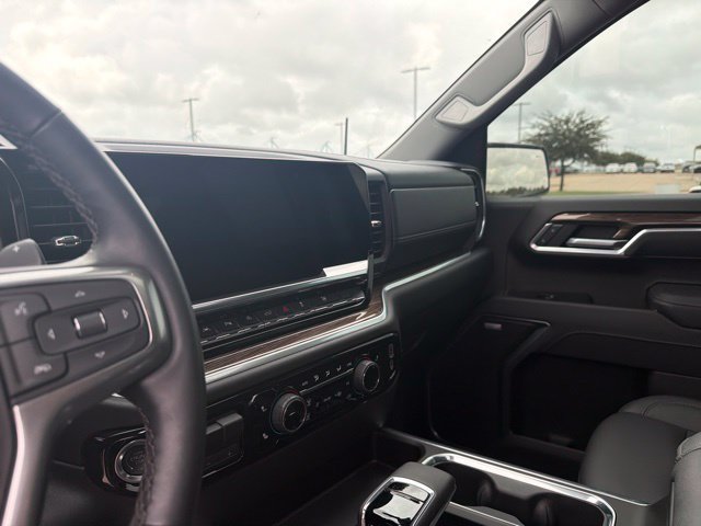 Used 2026 Chevrolet Silverado 1500 RST w/ Redline Edition AWD/4WD image 16