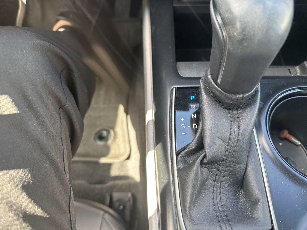 Used 2018 Toyota Camry SE FWD image 17