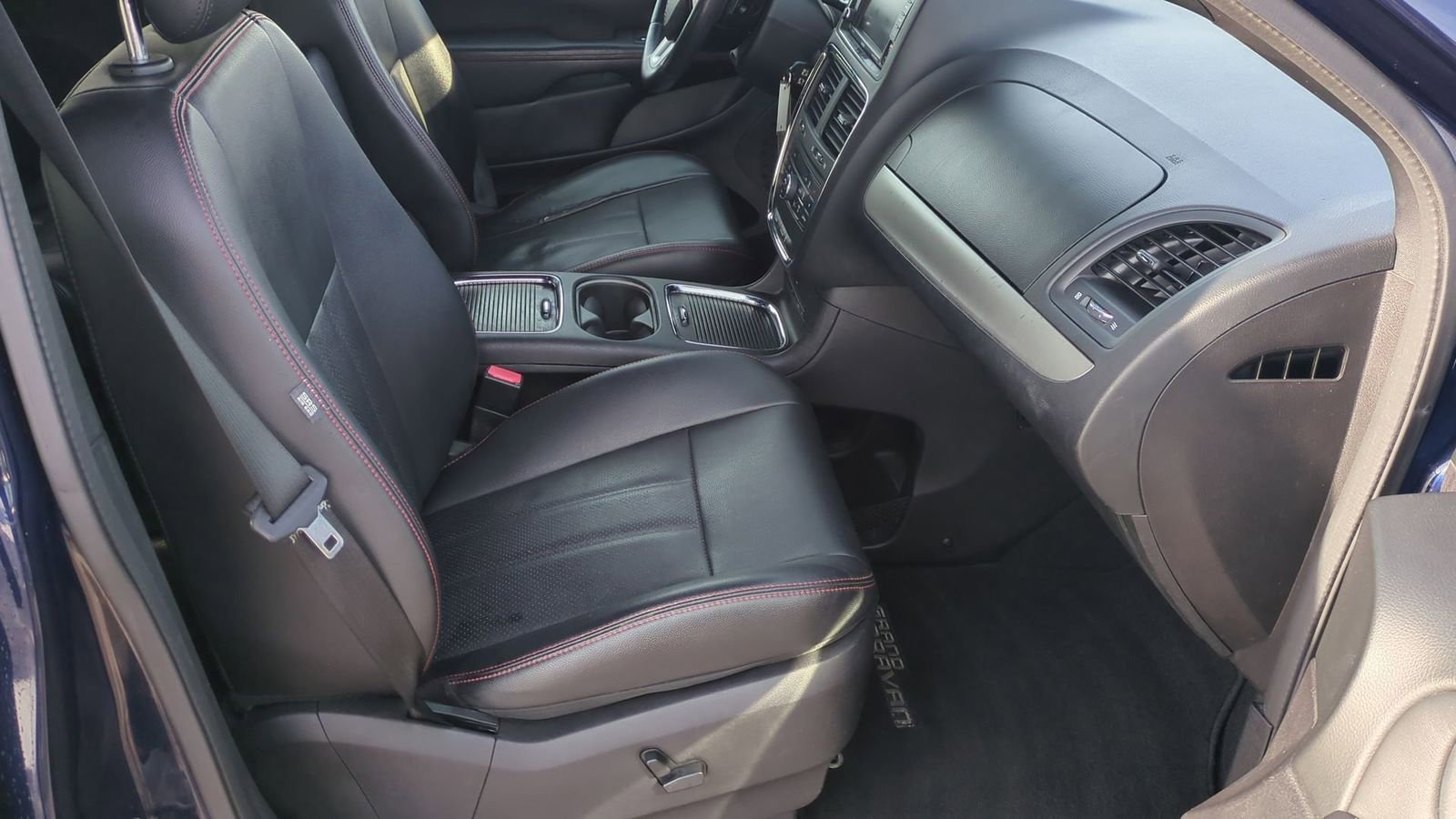 Used 2013 Dodge Grand Caravan R/T w/ Trailer Tow Group image 25