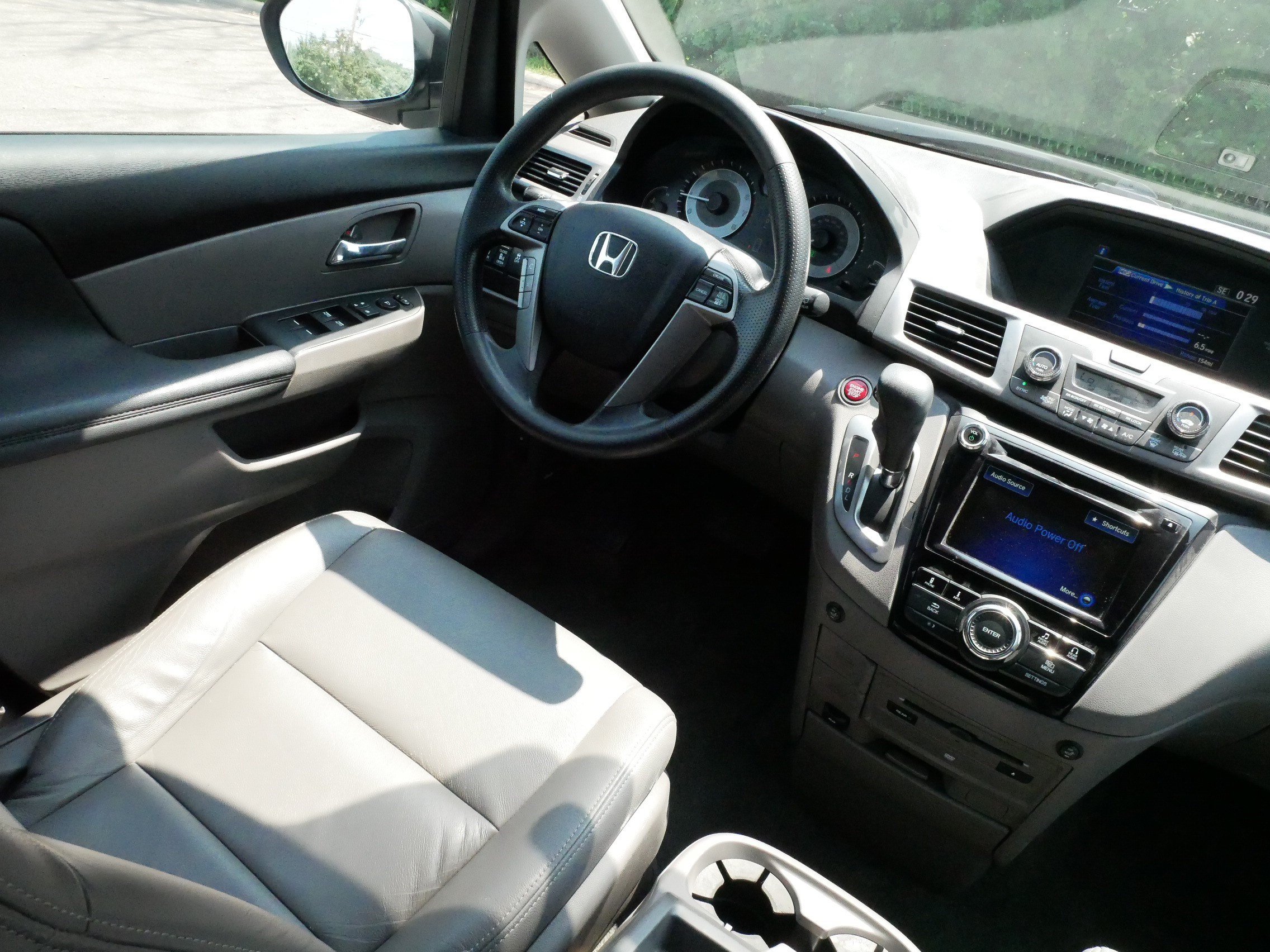 Used 2016 Honda Odyssey SE image 16