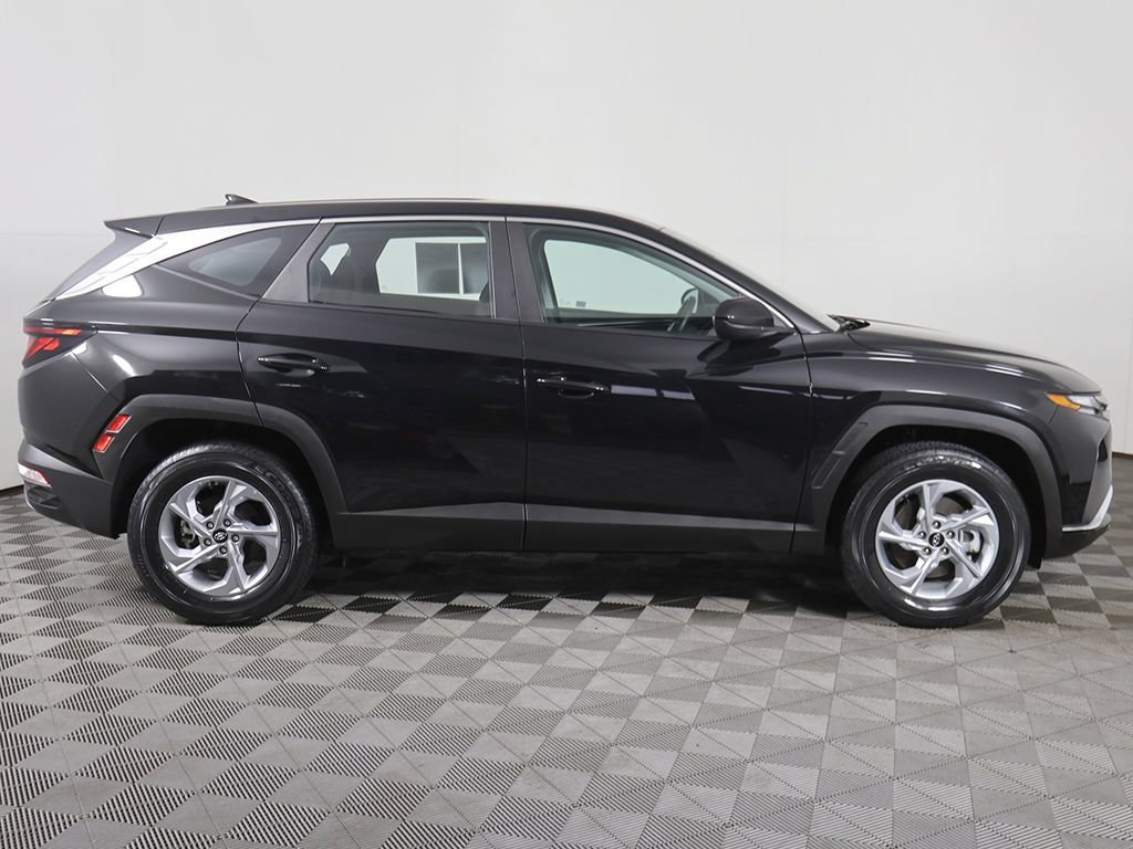 Used 2023 Hyundai Tucson SE AWD/4WD image 16