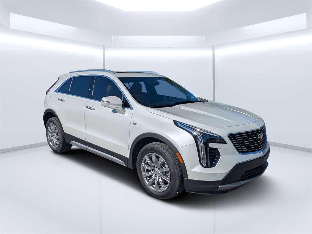 Used 2023 Cadillac XT4 Premium Luxury image 1