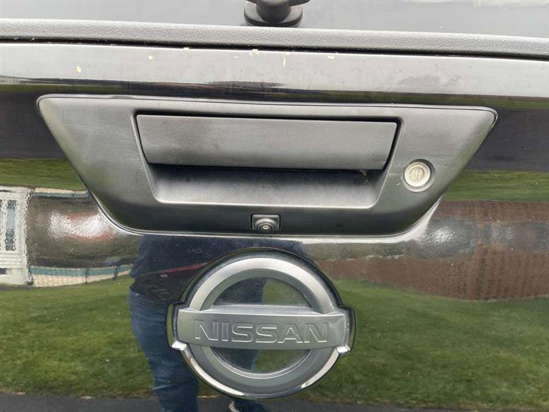 Used 2018 Nissan Titan SV w/ SV Convenience Package image 38