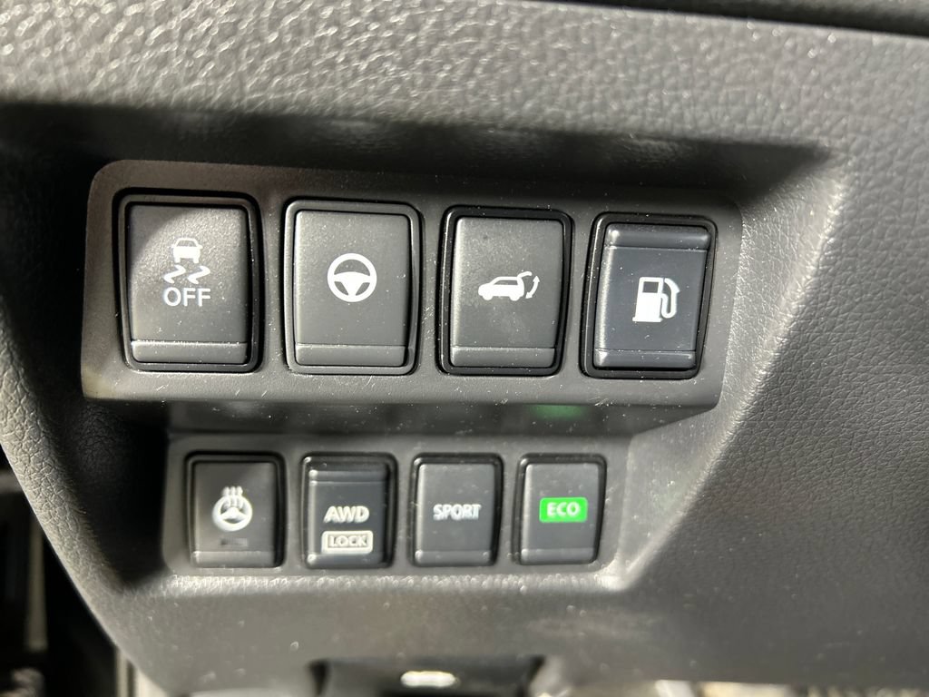Used 2019 Nissan Rogue SL AWD/4WD image 13