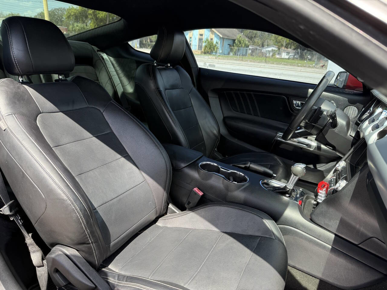 Used 2017 Ford Mustang Premium image 22