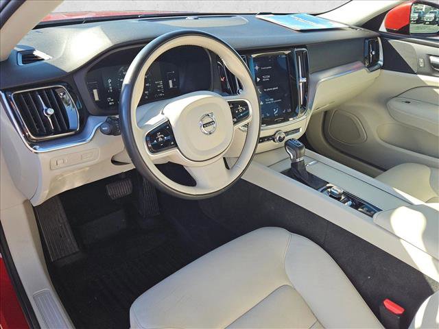 Used 2019 Volvo S60 T5 Momentum w/ Premium Package image 10