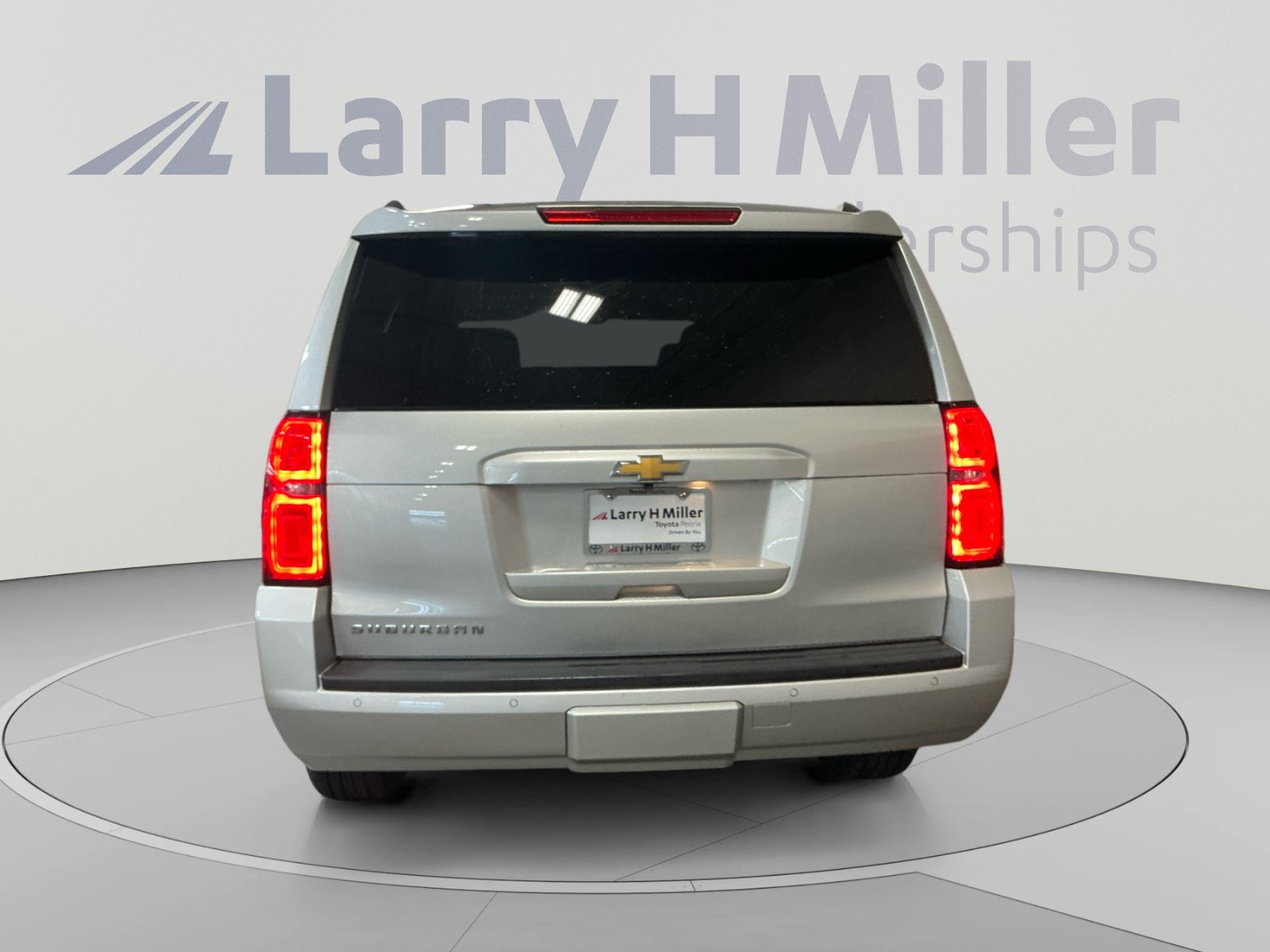 Used 2020 Chevrolet Suburban LT AWD/4WD image 4