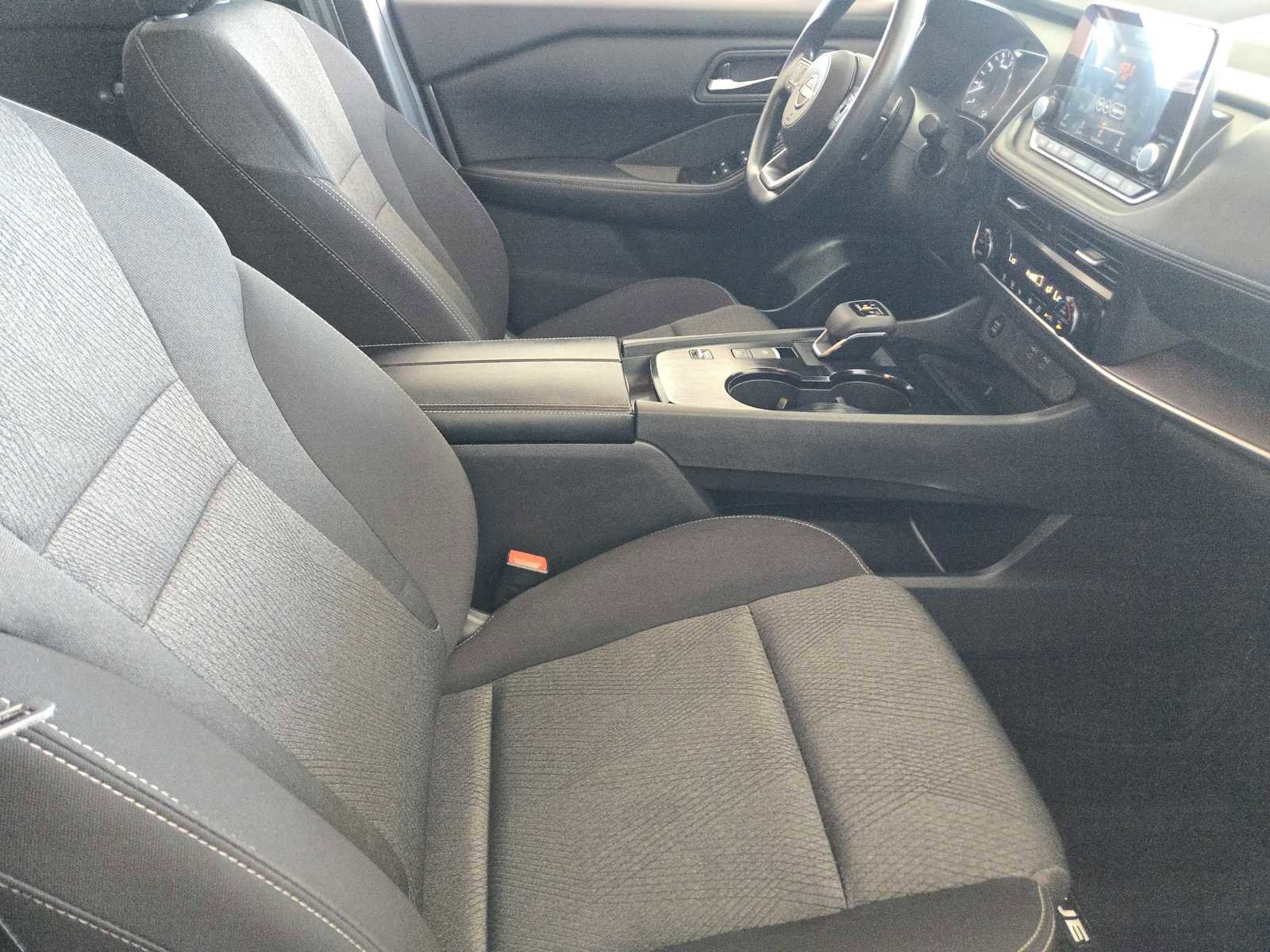 Used 2024 Nissan Rogue SV FWD image 14