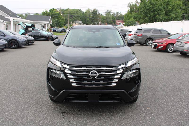 Used 2025 Nissan Rogue SV AWD/4WD image 3