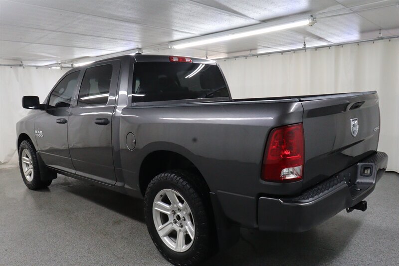 Used 2017 RAM 1500 Express AWD/4WD image 4