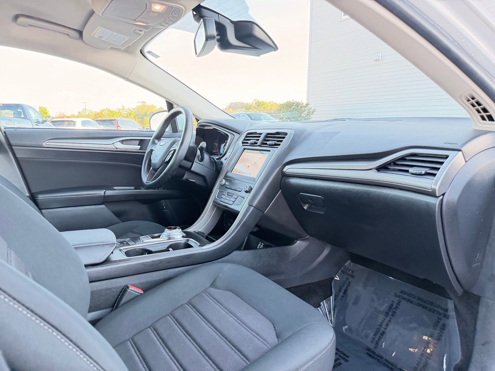 Used 2019 Ford Fusion SE image 19