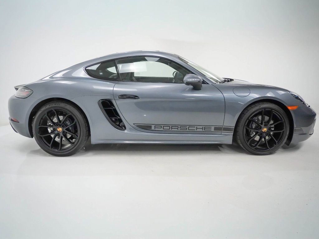 New 2025 Porsche 718 Cayman RWD image 9