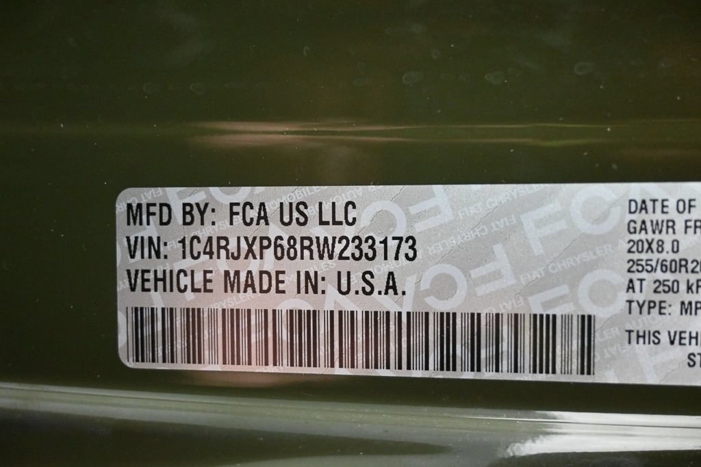 Used 2024 Jeep Wrangler Unlimited Sahara AWD/4WD image 9