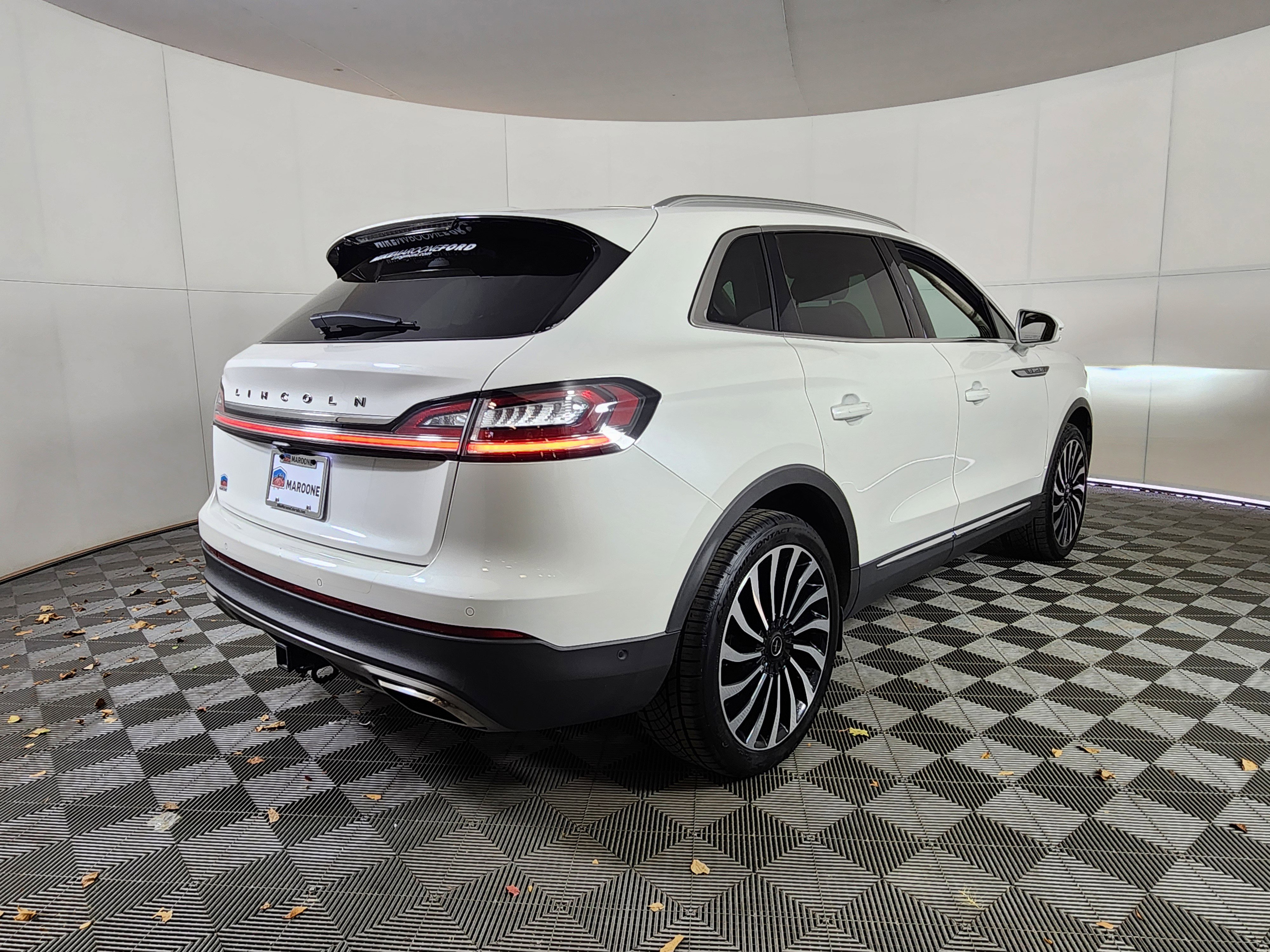 Used 2022 Lincoln Nautilus Black Label w/ Class II Trailer Tow Package image 7