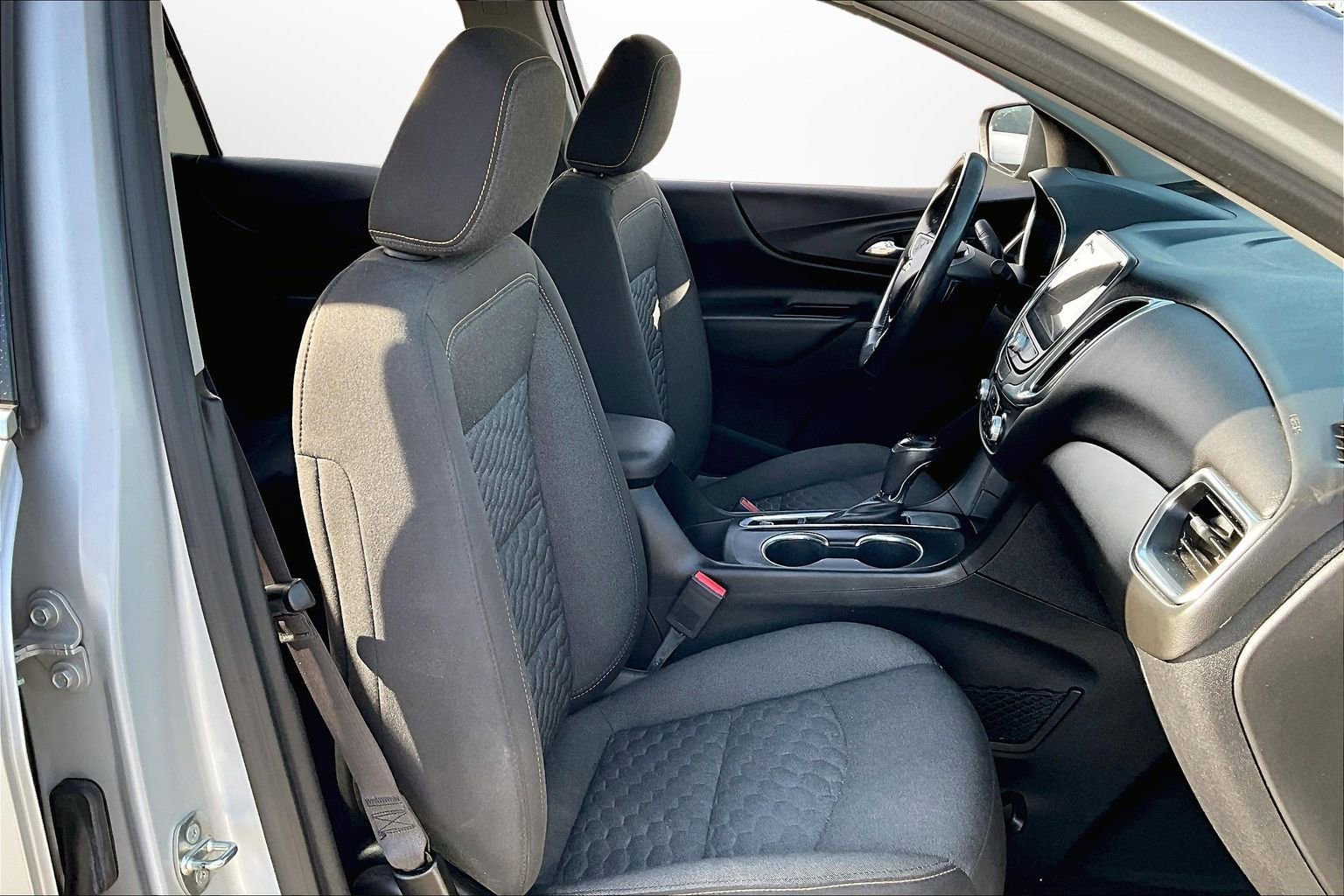 Used 2019 Chevrolet Equinox LT w/ Lights and Bright Package image 7