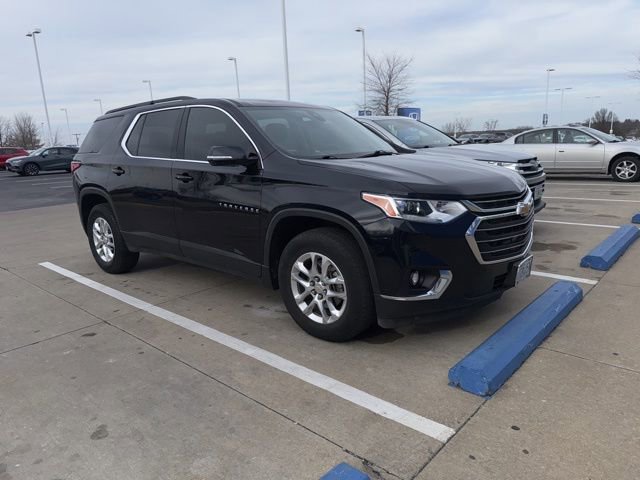 Used 2020 Chevrolet Traverse LT image 3