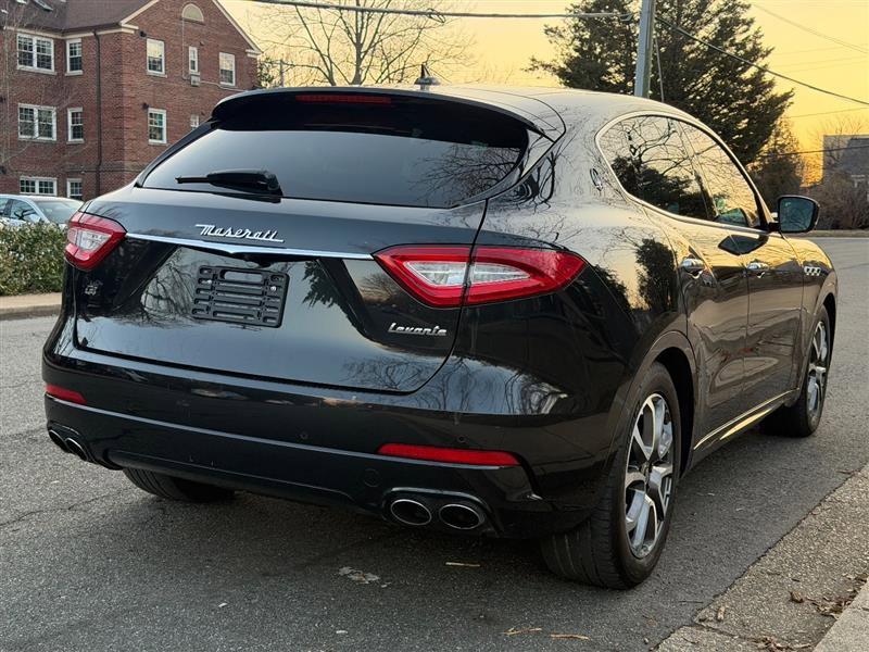 Used 2020 Maserati Levante image 10