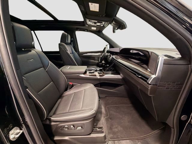 Certified 2025 Cadillac Escalade ESV Premium Luxury image 28