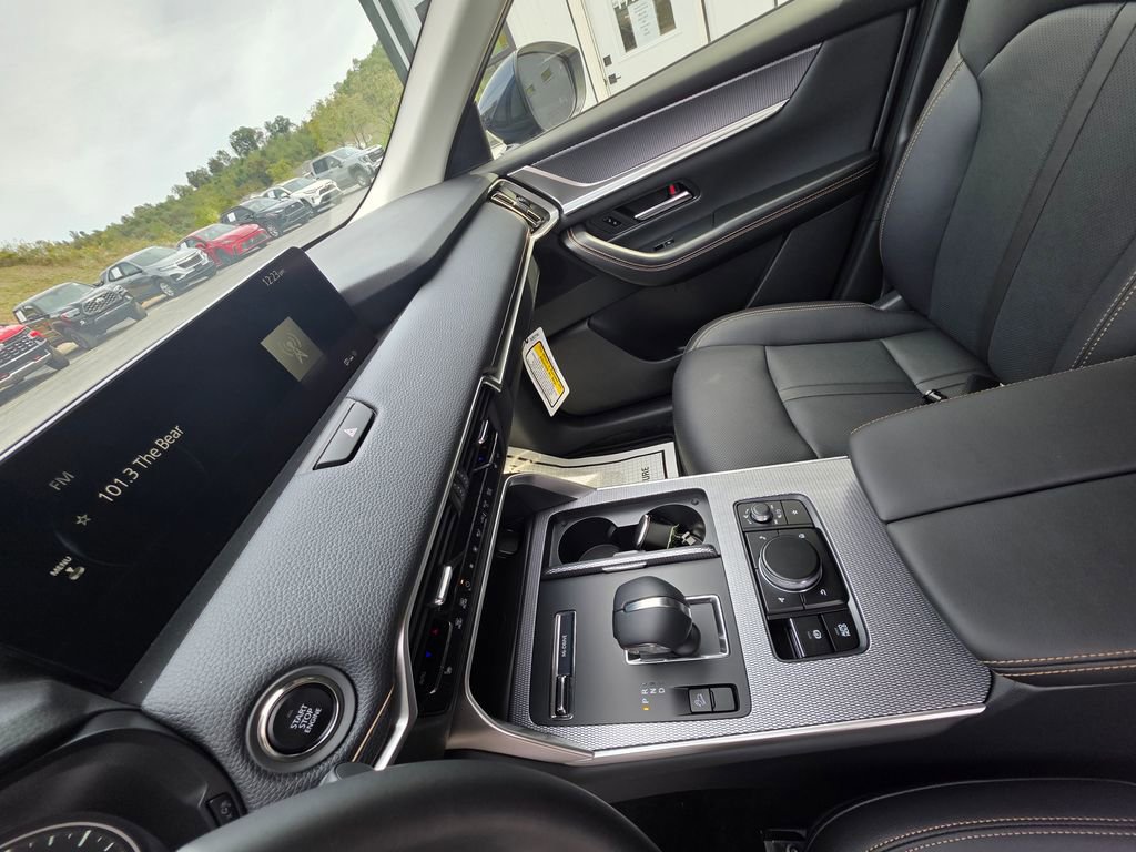 New 2025 MAZDA CX-90 3.3 Turbo w/ Preferred Package image 14