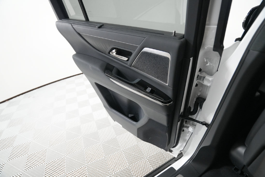 Certified 2025 Lexus LX 700h Overtrail AWD/4WD image 14