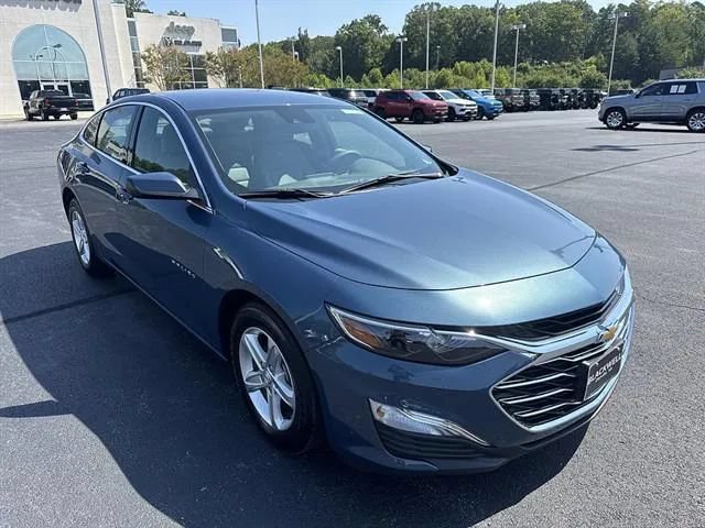 Used 2024 Chevrolet Malibu LS FWD image 1