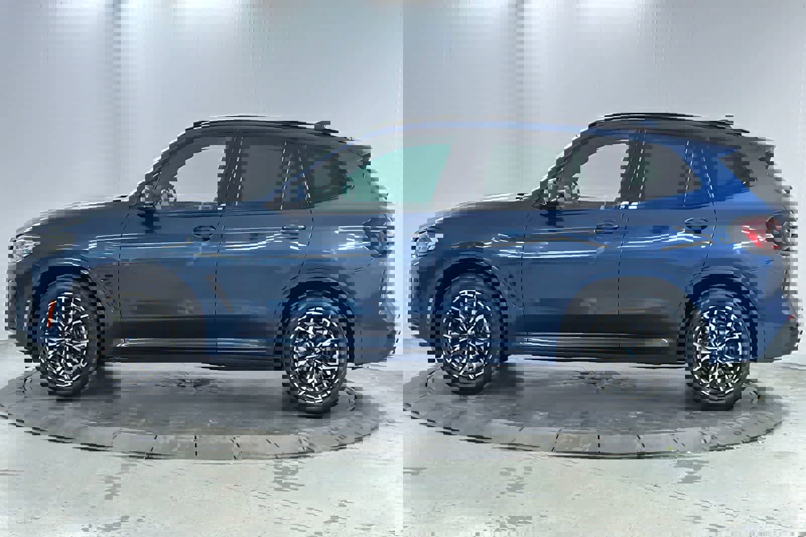 Certified 2023 BMW X3 xDrive30i w/ M Sport Package image 5