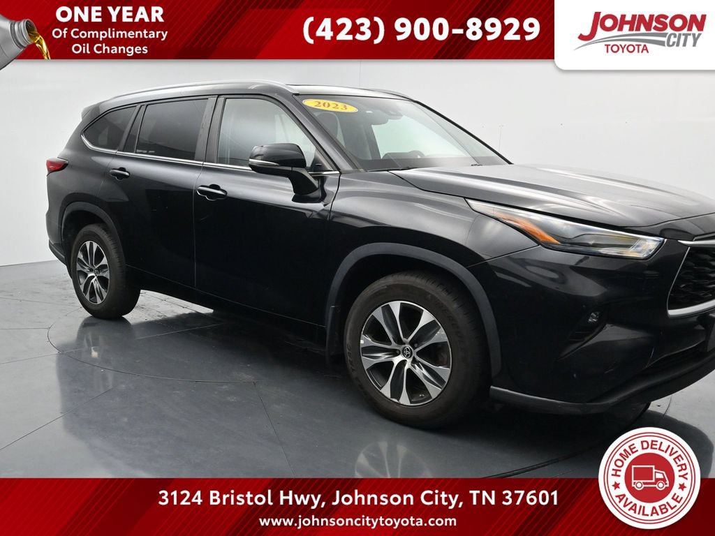 Used 2023 Toyota Highlander XLE AWD/4WD image 1