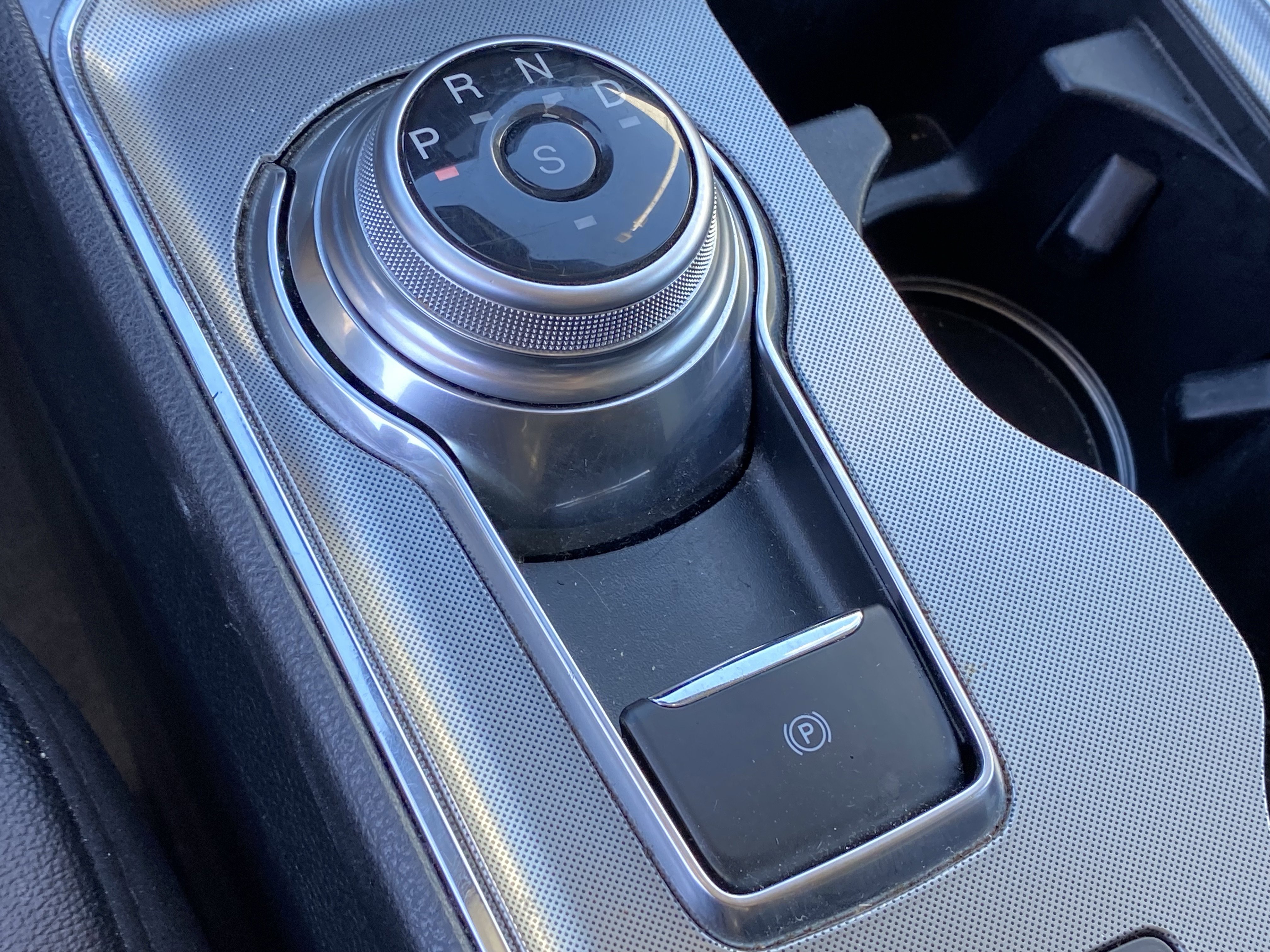 Used 2024 Ford Edge Titanium image 23