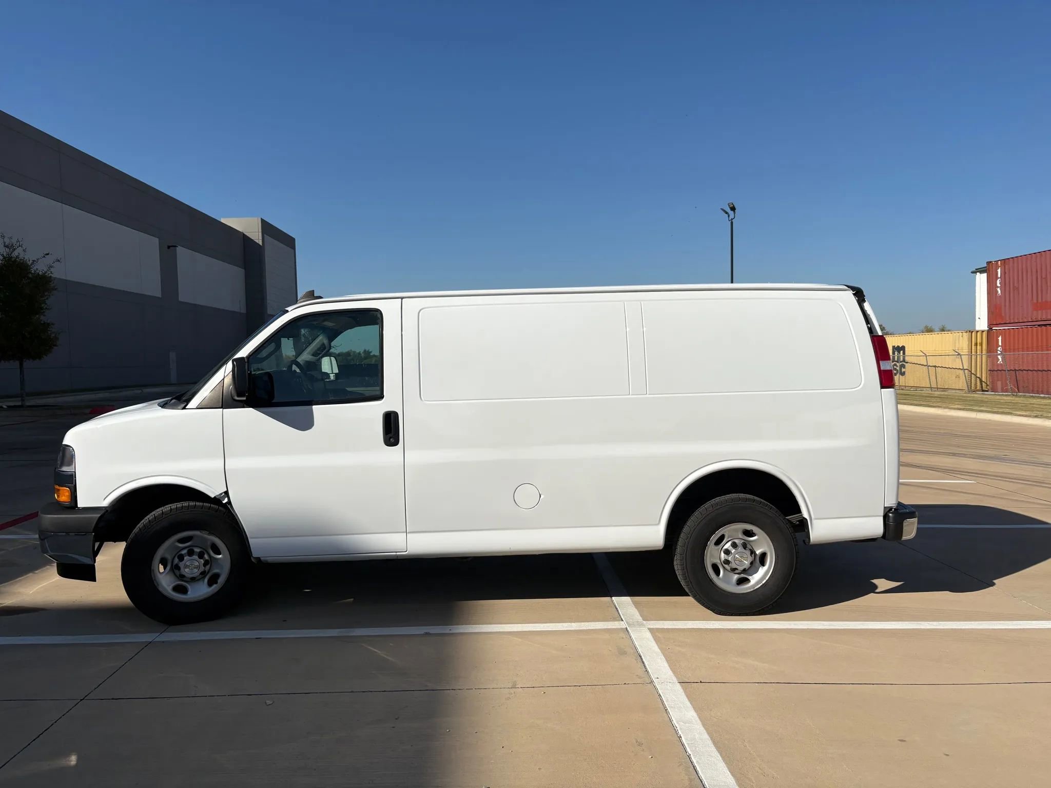 Used 2020 Chevrolet Express 2500 Regular Van 3D w/ Enhanced Convenience Package image 6