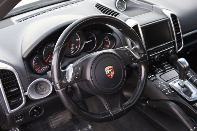 Used 2013 Porsche Cayenne Diesel AWD/4WD image 23