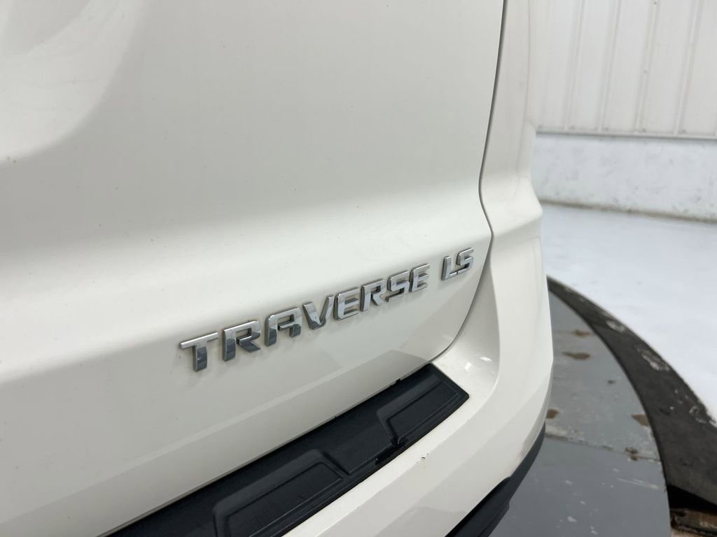 Used 2015 Chevrolet Traverse LS image 26