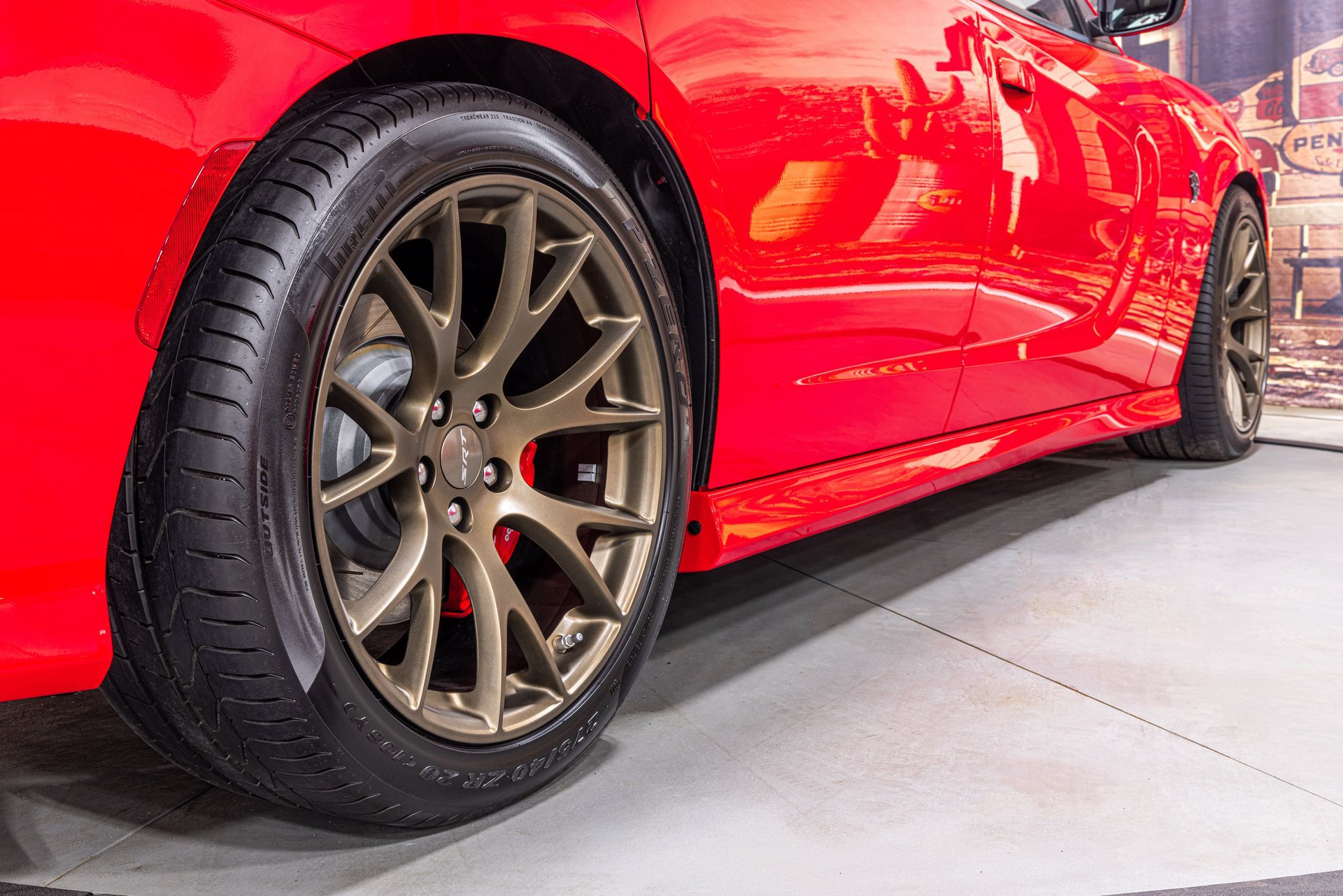 Used 2018 Dodge Charger SRT Hellcat w/ Harman/Kardon Audio Group RWD image 9