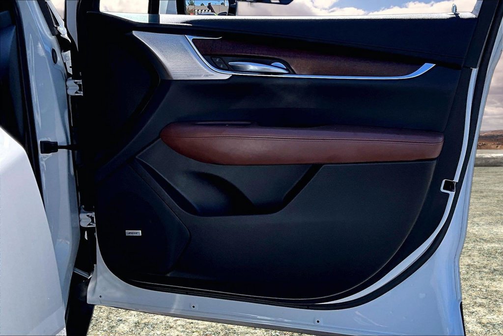 Certified 2022 Cadillac XT5 Premium Luxury FWD image 27