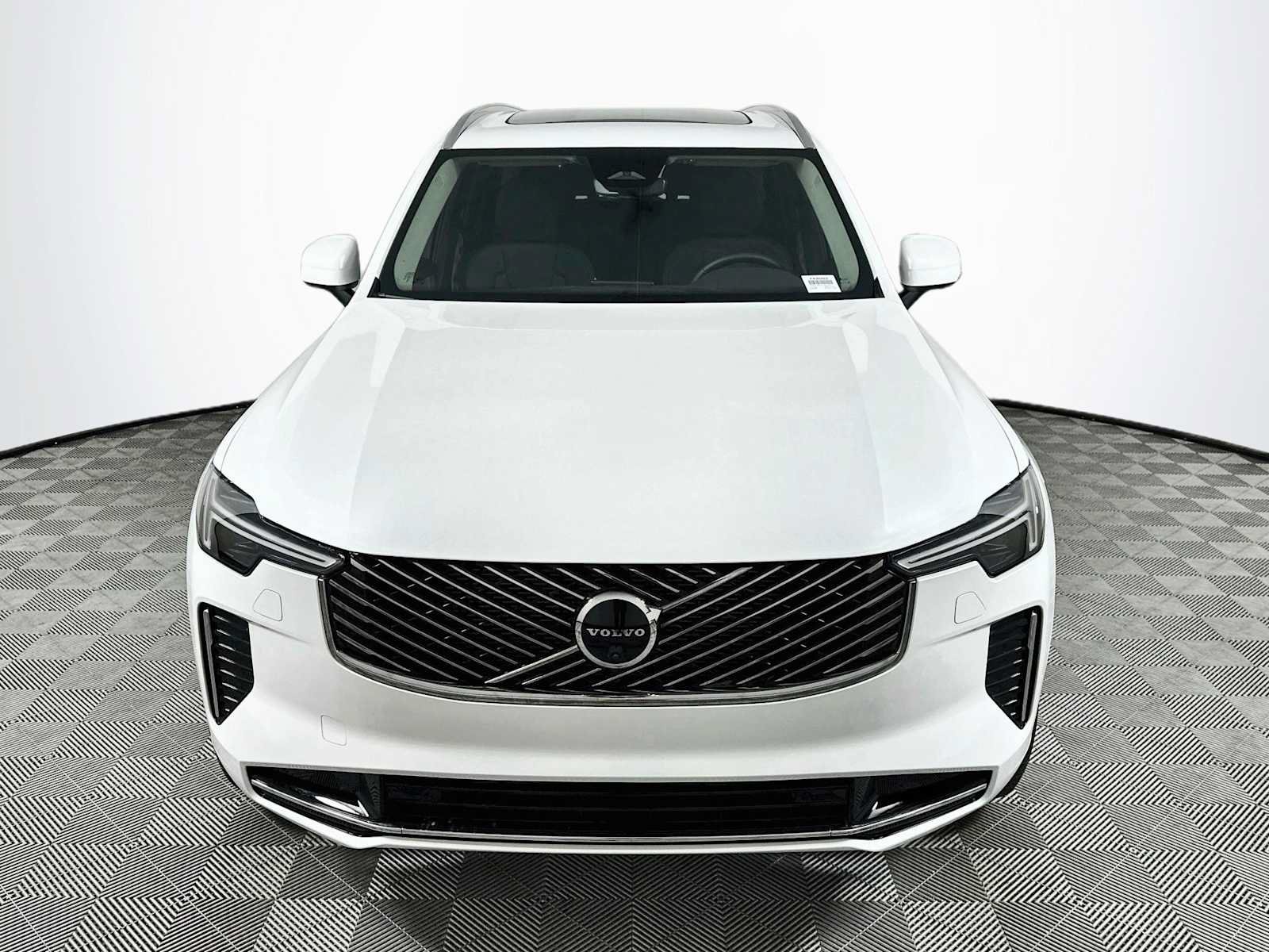 New 2027 Volvo XC90 B5 Plus AWD/4WD image 2