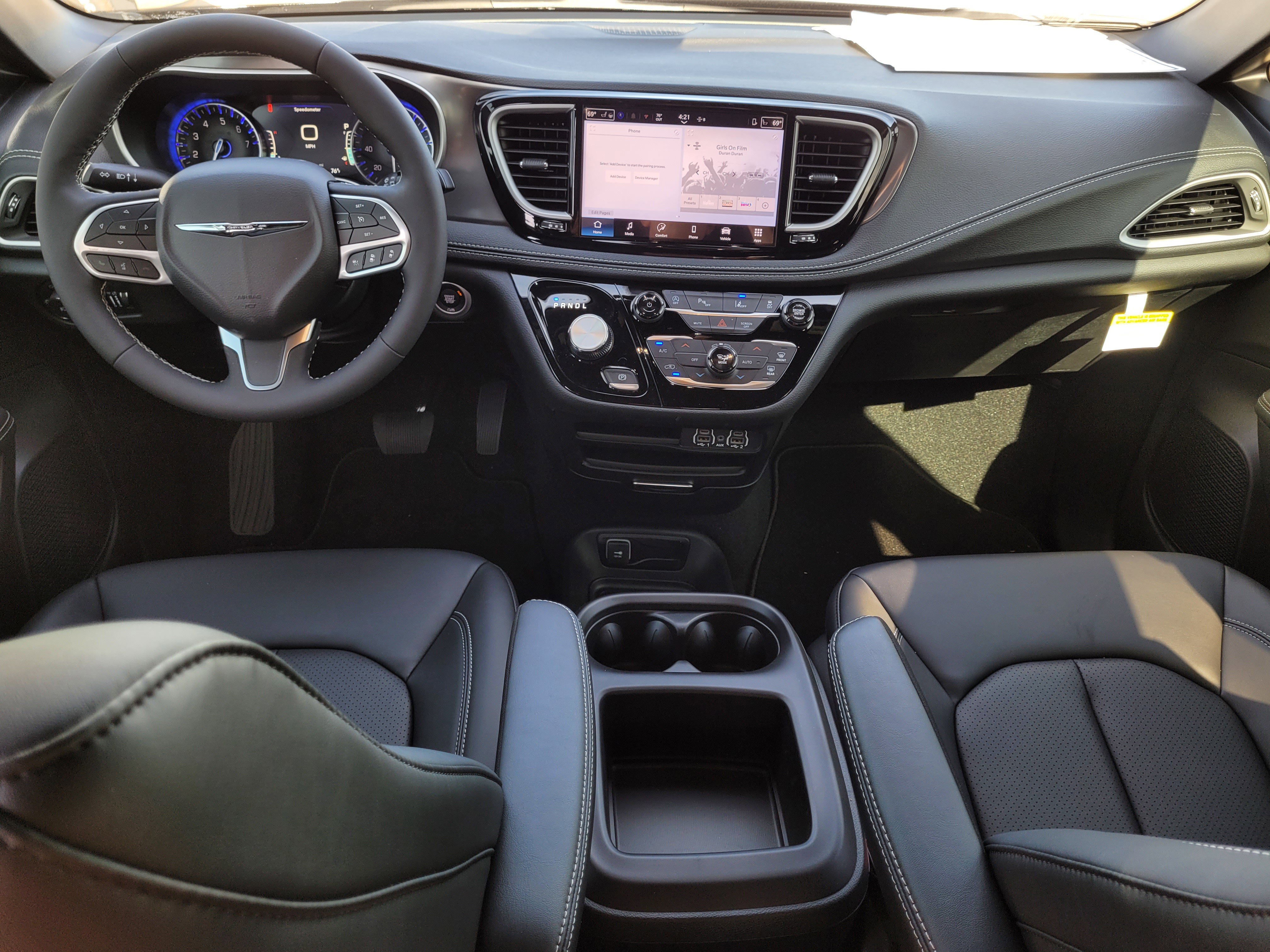 New 2025 Chrysler Pacifica Select image 14