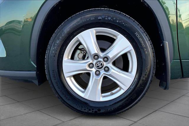 Certified 2023 Toyota Highlander L image 10