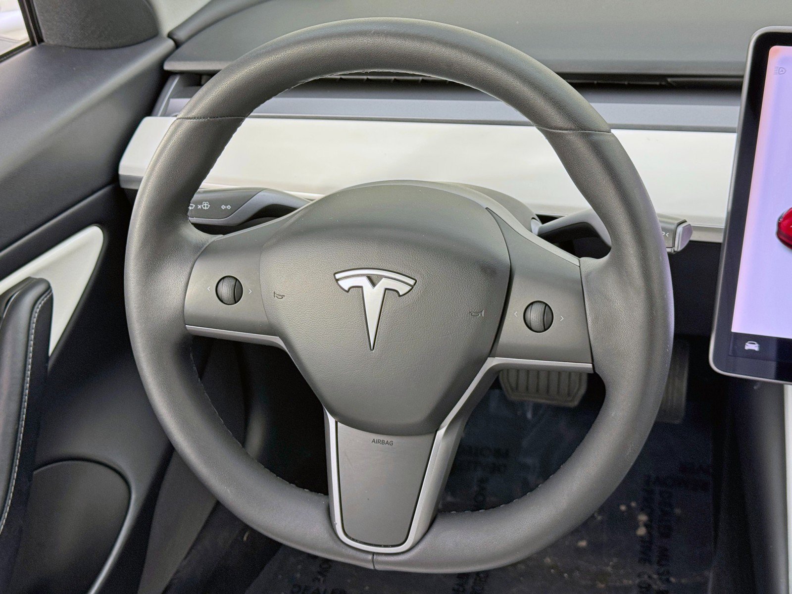 Used 2020 Tesla Model 3 Standard Range Plus image 17