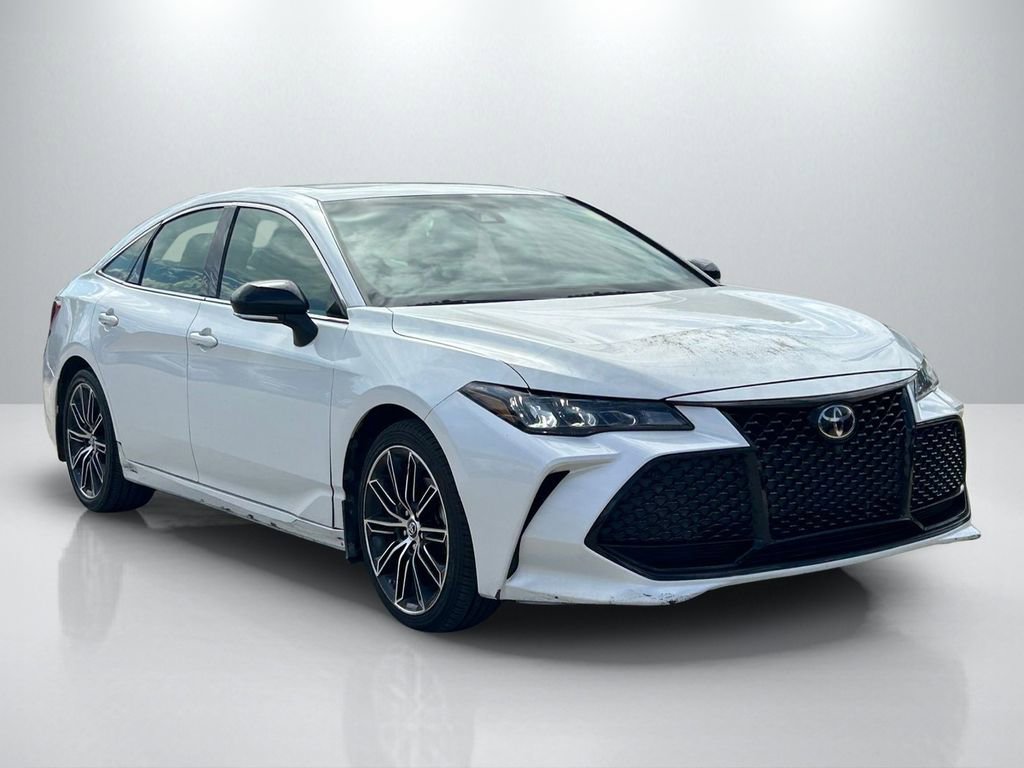 Used 2019 Toyota Avalon XSE image 3