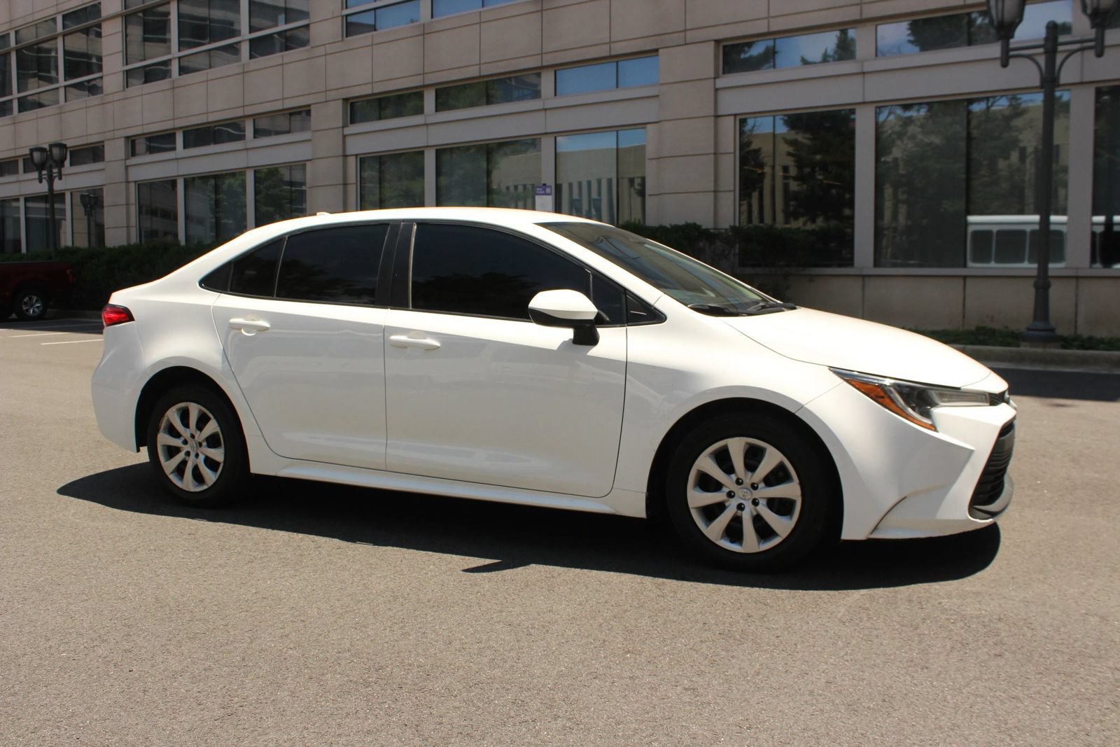 Used 2023 Toyota Corolla LE FWD image 2
