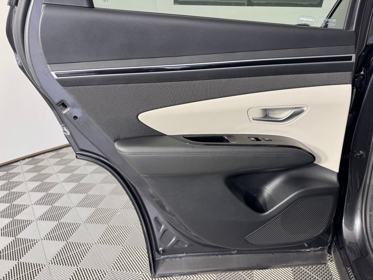 Used 2024 Hyundai Tucson Limited FWD image 26