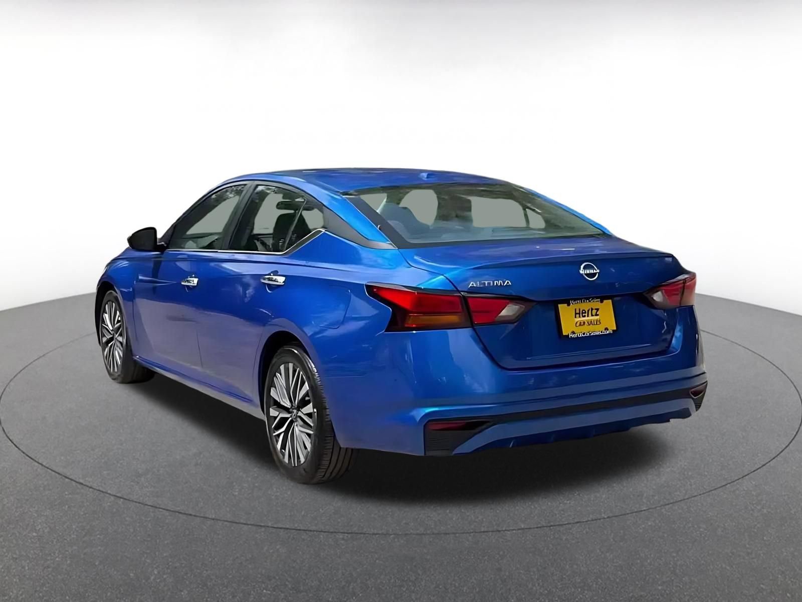 Used 2025 Nissan Altima 2.5 SV FWD image 9