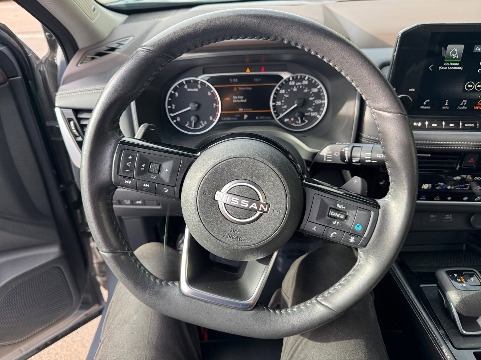 Used 2023 Nissan Rogue SL w/ SL Premium Package image 9